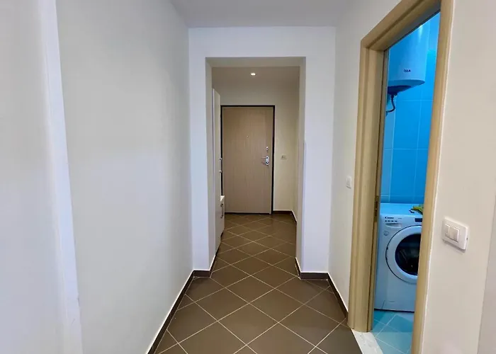 Summer Palace Apartment