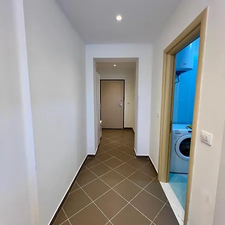 Summer Palace Apartment